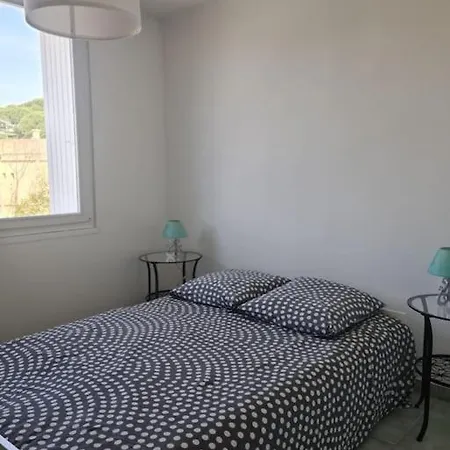 Les Sablettes Les Pieds Dans L'eau *