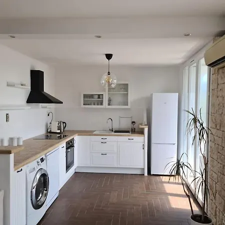 Les Sablettes Les Pieds Dans L'eau * 滨海拉塞讷